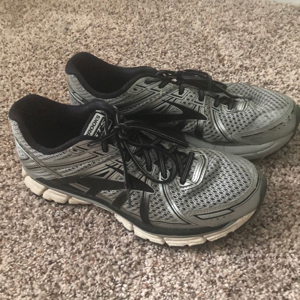 Brooks GTS 17
